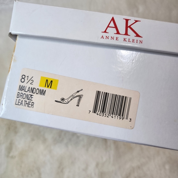 Anne Klein Bronze Slingback Heels 8.5M - Picture 14 of 14